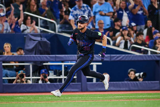 August 28, 2026, Toronto, On, Canada: Toronto Blue Jays Nathan Lukes (38) comes in to score during seventh inning MLB, Baseball Herren, USA baseball action against the Seattle Mariners in Toronto, on Friday, Aug. 28, 2026. Canada News - August 28, 2026 - ZUMAc35_ 20260828_zaf_c35_079 Copyright: xSammyxKoganx