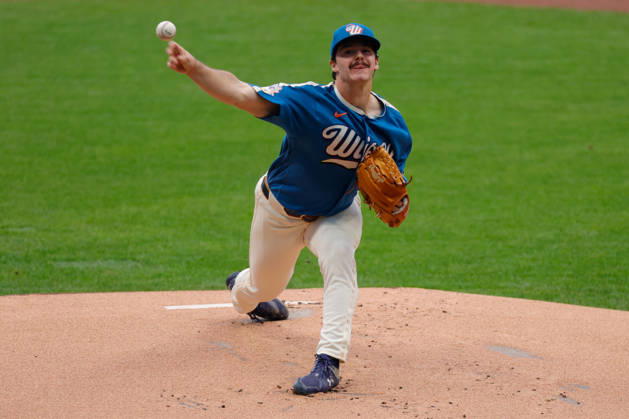 August 28, 2026, Milwaukee, Wisconsin, USA: Milwaukee Brewers pitcher LOGAN HENDERSON (43) pitches in a baseball game, Friday, Aug. 28, 2026, in Milwaukee, Wisconsin. MLB, Baseball Herren, USA 2026 - Rangers 1:6 Brewers - ZUMAa325 20260828_zsa_a325_008 Copyright: xDavidxBalleringxIix