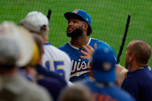 August 28, 2026, Milwaukee, Wisconsin, USA: Milwaukee Brewers left fielder JACKSON CHOURIO (11) watches a foul ball in a baseball game, Friday, Aug. 28, 2026, in Milwaukee, Wisconsin. Milwaukee USA - ZUMAa325 20260828_zsa_a325_013 Copyright: xDavidxBalleringxIix