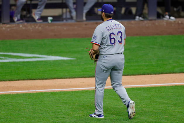 August 28, 2026, Milwaukee, Wisconsin, USA: Texas Rangers pitcher CHASE SILSETH (63) leaves after surrendering a run on two hits in a baseball game, Friday, Aug. 28, 2026, in Milwaukee, Wisconsin. Milwaukee USA - ZUMAa325 20260828_zsa_a325_041 Copyright: xDavidxBalleringxIix