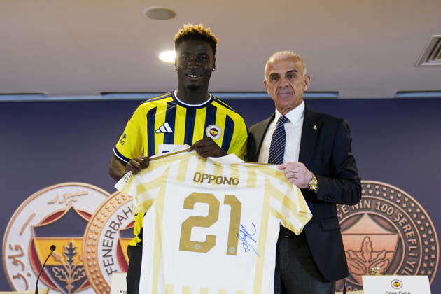 Fußball, Türkei, Fenerbahce Istanbul präsentiert Neuzugang Kojo Peprah Oppong