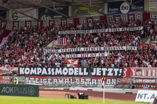 Regionalliga Nordost: FC Rot Weiß Erfurt vs. BFC Preussen Erfurt, August 29, 2026. Compass model now available for FC Rot Weiß Erfurt fans. Regionalliga Nordost: FC Rot Weiß Erfurt vs. BFC Preussen, Steigerwaldstadion, Erfurt, August 29, 2026 Copyright: xBEAUTIFULxSPORTS Duehringx