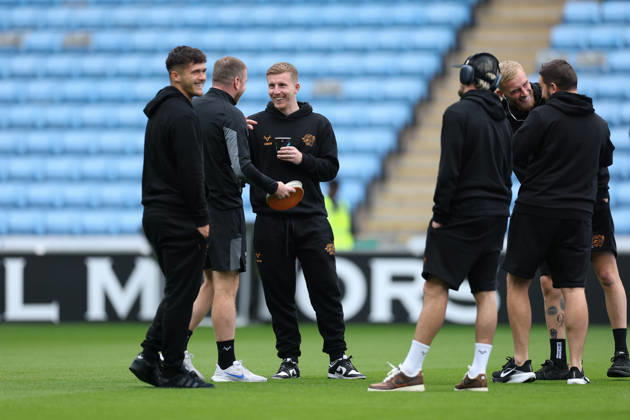 Coventry City v Hull City Premier League Hull City players arriving at the ground Hull City players arriving at the ground during the Premier League match at the Coventry Building Society Arena, Coventry 29 08 2026 UK Newspapers OUT Copyright: xAndyxSumnerx FIL-23836-0071