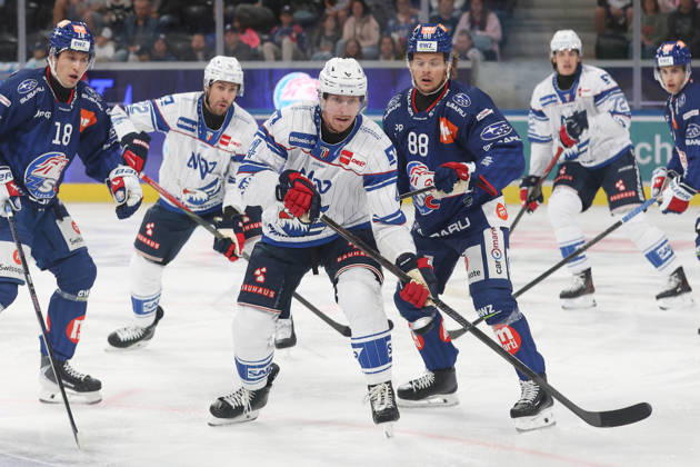 August 29, 2026, Zurich, SWITZERLAND, Swiss Life Arena, 2026–2027 Ice Hockey Season, Exhibition Game: ZSC Lions vs. Adler Mannheim, Dan Renouf (Lions) vs. Malte Stroemwall (ZSC Lions)