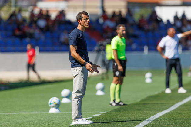 Sergio Ferreira head coach Of Fc Alverca seen during Betclic League game between teams of Fc Alverca and CD Santa Clara in complexo desportivo Fc Alverca (Luis Loureiro Ball Raw Images) Alverca Complexo Desportivo Fc Alverca Portugal Copyright: xLuisxLoureirox LuisloureiroALVERCAStaclara-1817