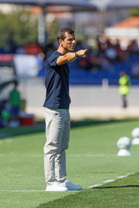 Sergio Ferreira head coach Of Fc Alverca seen during Betclic League game between teams of Fc Alverca and CD Santa Clara in complexo desportivo Fc Alverca (Luis Loureiro Ball Raw Images) Alverca Complexo Desportivo Fc Alverca Portugal Copyright: xLuisxLoureirox LuisloureiroALVERCAStaclara-1867
