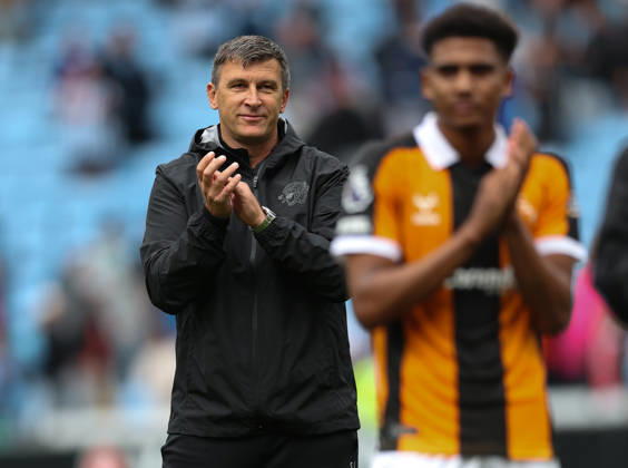 Coventry City v Hull City Premier League Hull City Manager Sergej Jakirovic thanks the fans after the game during the Premier League match at the Coventry Building Society Arena, Coventry 29 08 2026 UK Newspapers OUT Copyright: xAndyxSumnerx FIL-23836-0235