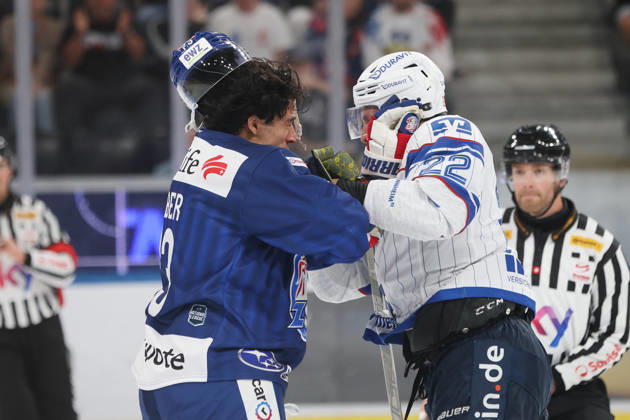 August 29, 2026, Zurich, SWITZERLAND, Swiss Life Arena, 2026–2027 Ice Hockey Season, Friendly Match: ZSC Lions vs. Adler Mannheim, Matthias Plachta (Adler) battles Kimo Gruber (ZSC)
