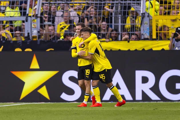 August 29, 2026, Soccer, Matchday 1 of the 1st Bundesliga, Borussia Dortmund vs. Hamburger SV: Konstantinos Karetsas (Borussia Dortmund) and Giannis Konstantelias (Borussia Dortmund) celebrate the goal that made the score 2–0. Dortmund, Signal Iduna Park, North Rhine-Westphalia, Germany. xRHR PHOTO DEx Copyright: DennisxEwert RHR-FOTOx RHR-FOTO DE