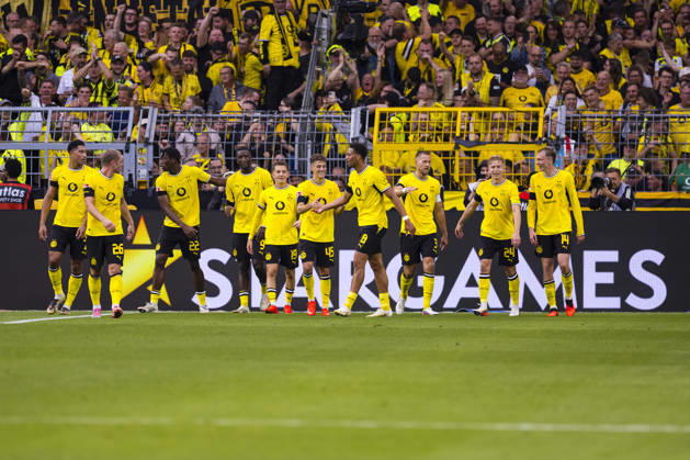 August 29, 2026, Soccer, Matchday 1 of the 1st Bundesliga, Borussia Dortmund vs. Hamburger SV. BVB players celebrate Giannis Konstantelias s goal, making the score 2–0. Borussia Dortmund, Signal Iduna Park, North Rhine-Westphalia, Germany. xRHR PHOTO DEx Copyright: DennisxEwert RHR-FOTOx RHR-FOTO DE