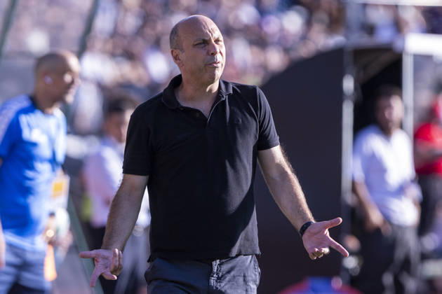 August 29, 2026, Sao Torcato, Guimaraes, Portugal: Viseu, August 29 - Bruno Pinheiro head coach of Academico de Viseu FC is seen on action during the Academico de Viseu FC x FC Porto match for the Liga Portugal Betclic 2026 27 on August 29, 2026 at Estadio Municipal do Fontelo, Viseu, Portugal Sao Torcato Portugal - ZUMAl192 20260829_zsp_l192_038 Copyright: xMiguelxLemosx