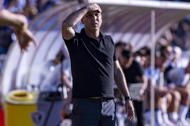 August 29, 2026, Sao Torcato, Guimaraes, Portugal: Viseu, August 29 - Bruno Pinheiro head coach of Academico de Viseu FC is seen with his hands on the head during the Academico de Viseu FC x FC Porto match for the Liga Portugal Betclic 2026 27 on August 29, 2026 at Estadio Municipal do Fontelo, Viseu, Portugal Sao Torcato Portugal - ZUMAl192 20260829_zsp_l192_037 Copyright: xMiguelxLemosx