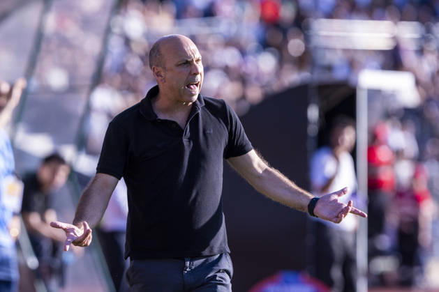 August 29, 2026, Sao Torcato, Guimaraes, Portugal: Viseu, August 29 - Bruno Pinheiro head coach of Academico de Viseu FC is seen on action during the Academico de Viseu FC x FC Porto match for the Liga Portugal Betclic 2026 27 on August 29, 2026 at Estadio Municipal do Fontelo, Viseu, Portugal Sao Torcato Portugal - ZUMAl192 20260829_zsp_l192_051 Copyright: xMiguelxLemosx