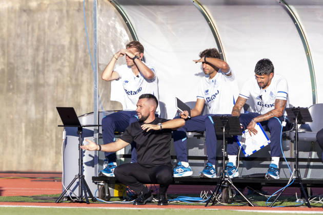August 29, 2026, Sao Torcato, Guimaraes, Portugal: Viseu, August 29 - Francesco Farioli head coach of FC Porto is seen during the Academico de Viseu FC x FC Porto match for the Liga Portugal Betclic 2026 27 on August 29, 2026 at Estadio Municipal do Fontelo, Viseu, Portugal Sao Torcato Portugal - ZUMAl192 20260829_zsp_l192_063 Copyright: xMiguelxLemosx