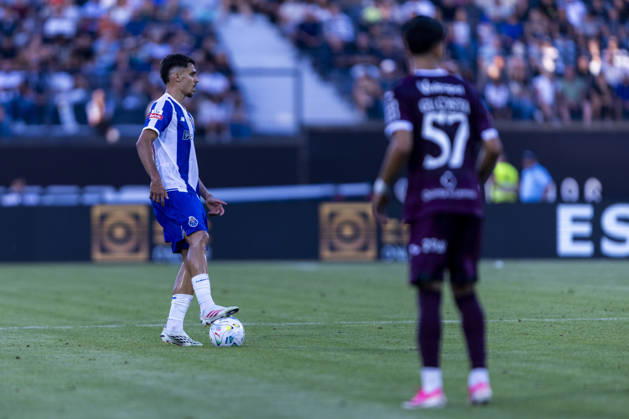 August 29, 2026, Sao Torcato, Guimaraes, Portugal: Viseu, August 29 - Gabri Veiga of FC Porto is seen on action during the Academico de Viseu FC x FC Porto match for the Liga Portugal Betclic 2026 27 on August 29, 2026 at Estadio Municipal do Fontelo, Viseu, Portugal Sao Torcato Portugal - ZUMAl192 20260829_zsp_l192_070 Copyright: xMiguelxLemosx
