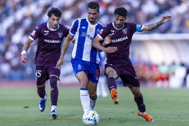 August 29, 2026, Sao Torcato, Guimaraes, Portugal: Viseu, August 29 - Andre Silva of FC Porto is seen on action during the Academico de Viseu FC x FC Porto match for the Liga Portugal Betclic 2026 27 on August 29, 2026 at Estadio Municipal do Fontelo, Viseu, Portugal Sao Torcato Portugal - ZUMAl192 20260829_zsp_l192_080 Copyright: xMiguelxLemosx