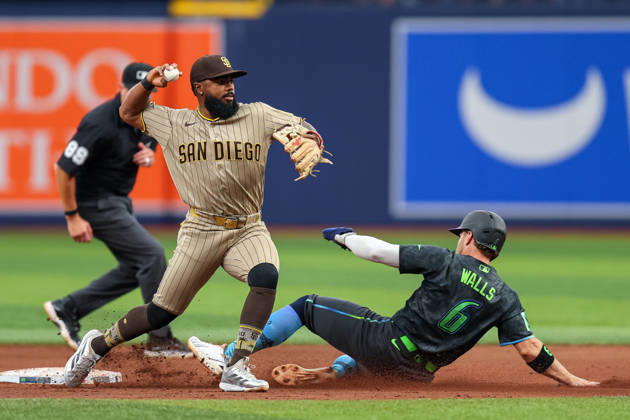 August 29, 2026, St. Petersburg, Florida, USA: San Diego Padres left fielder LUIS RENGIFO (21) throws to first base during a double play against Tampa Bay Rays. The Tampa Bay Rays hosted the San Diego Padres at Tropicana Field in St. Petersburg, FL. MLB, Baseball Herren, USA 2026: San Diego Padres 6:7 Tampa Bay Rays  - ZUMAm299 20260829_znp_m299_018 Copyright: xTaylorxMcFeex
