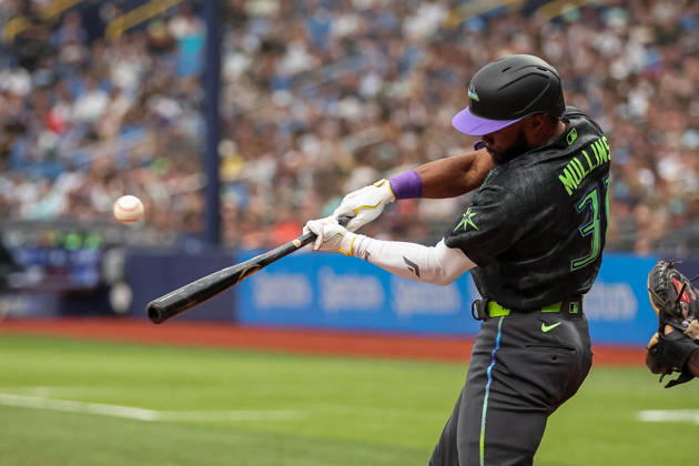 August 29, 2026, St. Petersburg, Florida, USA: Tampa Bay Rays center fielder CEDRIC MULLINS (31) hits a pitch against San Diego Padres . The Tampa Bay Rays hosted the San Diego Padres at Tropicana Field in St. Petersburg, FL. MLB, Baseball Herren, USA 2026: San Diego Padres 6:7 Tampa Bay Rays  - ZUMAm299 20260829_znp_m299_015 Copyright: xTaylorxMcFeex