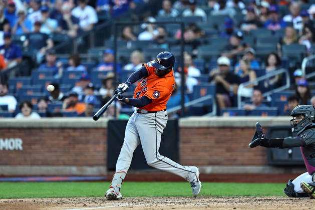 MLB, Baseball Herren, USA Houston Astros Vs. New York Mets Houston Astros Yordan Alvarez 44 hits a home run during the eighth inning of a baseball game against the New York Mets at Citi Field in Flushing, New York, on August 29, 2026. Flushing New York United States  Copyright: xGordonxDonovanx originalFilename:donovan-mlbhoust260829_np8d0.jpg