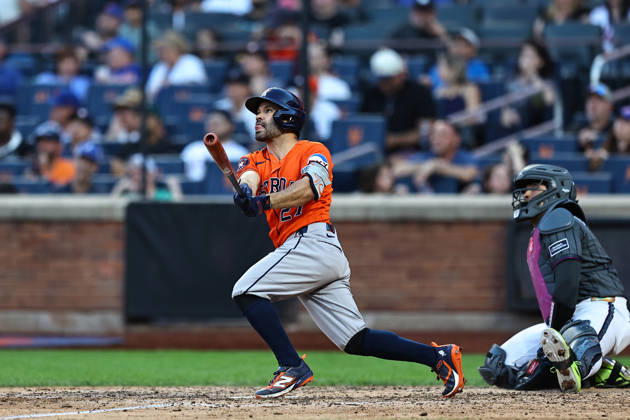MLB, Baseball Herren, USA Houston Astros Vs. New York Mets Houston Astros Jose Altuve 27 doubles during the ninth inning of a baseball game against the New York Mets at Citi Field in Flushing, New York, on August 29, 2026. Flushing New York United States  Copyright: xGordonxDonovanx originalFilename:donovan-mlbhoust260829_nphhY.jpg