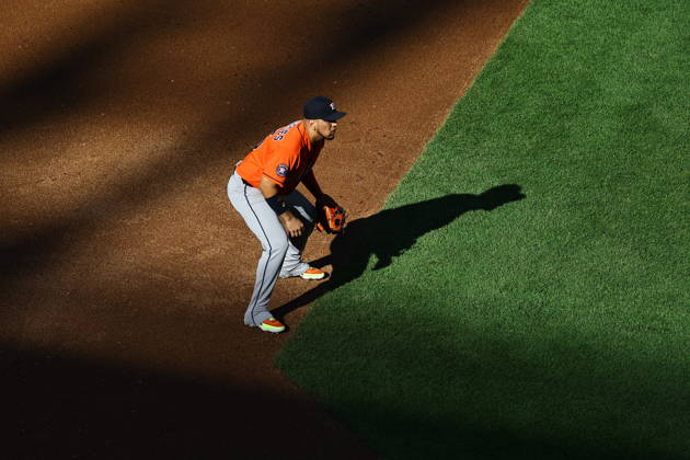 MLB, Baseball Herren, USA Houston Astros Vs. New York Mets Houston Astros third baseman Isaac Paredes 15 takes a defensive position during the second inning of a baseball game against the New York Mets at Citi Field in Flushing, New York, on August 29, 2026. Flushing New York United States  Copyright: xGordonxDonovanx originalFilename:donovan-mlbhoust260829_np1sV.jpg