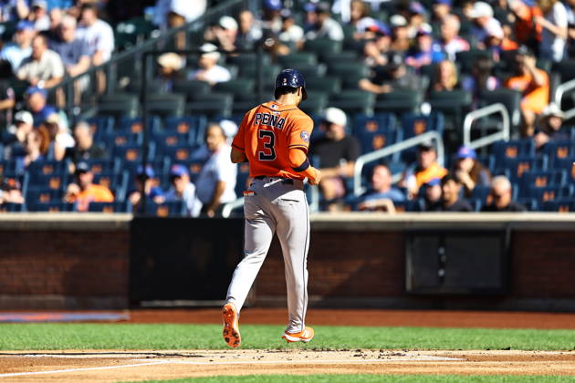 MLB, Baseball Herren, USA Houston Astros Vs. New York Mets Houston Astros Jeremy Pena 3 scores on a sacrifice fly during the first inning of a baseball game against the New York Mets at Citi Field in Flushing, New York, on August 29, 2026. Flushing New York United States  Copyright: xGordonxDonovanx originalFilename:donovan-mlbhoust260829_np6l5.jpg