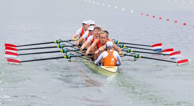 AMSTERDAM - Finn Florijn, Jan van der Bij, Jorn Salverda, Mick Makker, Sander de Graaf, Pieter van Veen, Ralf Rienks, Wibout Rustenburg, coxswain Jonna de Vries during the heats for the men s eight on the seventh and final day of the World Rowing Championships at the Bosbaan in the Amsterdamse Bos. IRIS VAN DEN BROEK ANP xVIxANPxSportx xxANPxIVx 566582363 originalFilename: 566582363.jpg