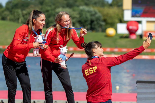 ICF Canoe Sprint and Paracanoe World Championships Anna Lucz, Frederikke Hauge Moercke, Sara Ouzande during ICF Canoe Sprint and Paracanoe World Championships in Poznan, Poland, on August 30, 2026 Poznan Poland Copyright: xFotoxOlimpikx originalFilename:jastrzebowski-icfcanoe260826_npD7r