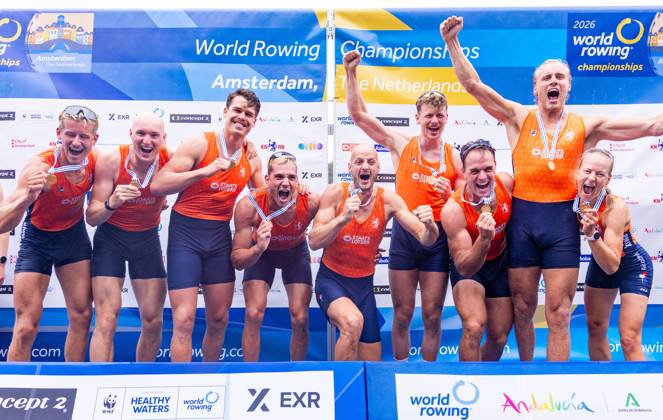 AMSTERDAM - Finn Florijn, Jan van der Bij, Jorn Salverda, Mick Makker, Sander de Graaf, Pieter van Veen, Ralf Rienks, Wibout Rustenburg, and coxswain Jonna de Vries with medals on the seventh and final day of the World Rowing Championships at the Bosbaan in the Amsterdam Forest. IRIS VAN DEN BROEK ANP xVIxANPxSportx xxANPxIVx 566592139 originalFilename: 566592139