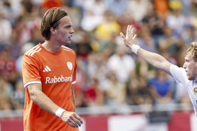WAVER - Duco Telgenkamp of the Netherlands and Matias Andreotti of Argentina during the bronze medal final at the Hockey World Cup (men) between the Netherlands and Argentina in the Belfius Hockey Arena. BAS CZERWINSKI ANP xVIxANPxSportx xxANPxIVx 566592678 originalFilename: 566592678.jpg