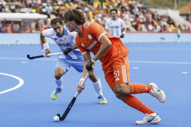 WAVER - Nicolas Cicileo of Argentina and Duco Telgenkamp of the Netherlands during the bronze medal final at the Hockey World Cup (men) between the Netherlands and Argentina in the Belfius Hockey Arena. BAS CZERWINSKI ANP xVIxANPxSportx xxANPxIVx 566593973 originalFilename: 566593973.jpg