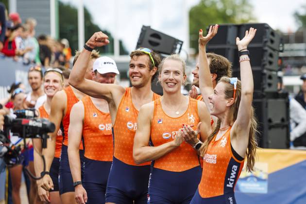 AMSTERDAM - Linn van Aanholt, Nika Johanna Vos, Ymkje Clevering, Gert-Jan van Doorn, Leonard van Lierop, Eli Brouwer, Rik Rienks, Tinka Offereins and Richelle Rietdijk celebrate second place after the final of the mixed eight event on the seventh day of the World Rowing Championships at the Bosbaan in the Amsterdam Forest. IRIS VAN DEN BROEK ANP xVIxANPxSportx xxANPxIVx 566596537 originalFilename: 566596537.jpg