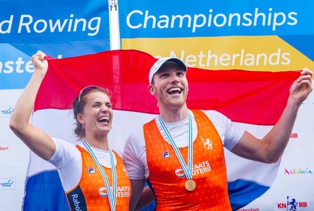 AMSTERDAM - Roos de Jong and Simon van Dorp with medals in the mixed double sculls on the seventh and final day of the World Rowing Championships at the Bosbaan in the Amsterdam Forest. IRIS VAN DEN BROEK ANP xVIxANPxSportx xxANPxIVx 566597393 originalFilename: 566597393.jpg