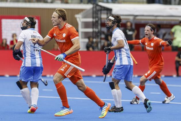 WAVER - Jip Janssen of the Netherlands celebrates the 1-1 during the bronze medal final at the Men s Hockey World Cup between the Netherlands and Argentina in the Belfius Hockey Arena. BAS CZERWINSKI ANP xVIxANPxSportx xxANPxIVx 566597657 originalFilename: 566597657.jpg