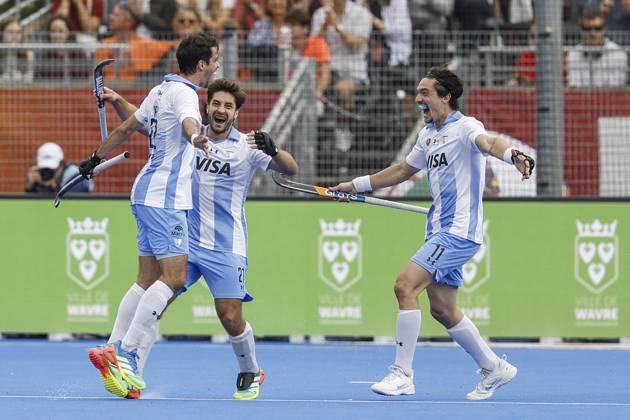 WAVER - Matias Rey of Argentina, Tomas Domene of Argentina and Lucas Toscani of Argentina celebrate the 1-2 during the bronze medal final at the Hockey World Cup (men) between the Netherlands and Argentina in the Belfius Hockey Arena. BAS CZERWINSKI ANP xVIxANPxSportx xxANPxIVx 566597793 originalFilename: 566597793.jpg