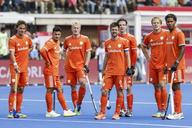 WAVER - Floris Middendorp of the Netherlands, Tijmen Reyenga of the Netherlands, Tjep Hoedemakers of the Netherlands, Thierry Brinkman of the Netherlands, Lars Balk of the Netherlands, Jip Janssen of the Netherlands and Terrance Pieters of the Netherlands during the bronze medal final at the Women s Hockey World Cup between the Netherlands and Argentina in the Belfius Hockey Arena. BAS CZERWINSKI ANP xVIxANPxSportx xxANPxIVx 566597953 originalFilename: 566597953.jpg