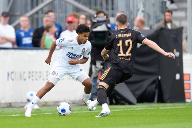 VELSEN-ZUID , 30-08-2026 , BUKO Stadion , season 2026 2027 , Dutch Eredivisie football , match between Telstar and Ajax , Picture shows Telstar player Gerald Alders, Ajax player Caio Henrique Telstar - Ajax  x206248961x Copyright: