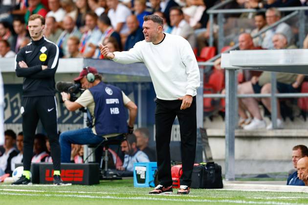 VELSEN-ZUID , 30-08-2026 , BUKO Stadion , season 2026 2027 , Dutch Eredivisie football , match between Telstar and Ajax , Picture shows Telstar coach Henk Brugge Telstar - Ajax  x206249054x Copyright:
