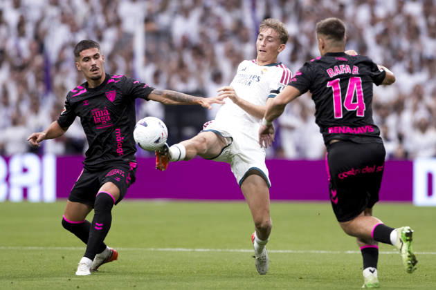 LA LIGA EA Sports - Real Madrid vs Malaga MADRID, SPAIN - August 30:Dean Huijsen of Real Madrid and Rafa Rodriguez of Malaga in action during the La Liga 2026 27 match between Real Madrid and Malaga at Santiago Bernabeu Stadium. (Photo by Guille Martinez f22photo) Madrid Santiago Bernabeu Stadium Spain Copyright: xGuillermoxMartinezx