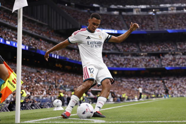 Trent Alexander-Arnold of Real Madrid CF takes a corner kick during the LaLiga EA Sports match between Real Madrid CF and Málaga CF at Estadio Santiago Bernabéu on August 30, 2026, in Madrid, Spain. Photo by Manu Reino, DeFodi Images