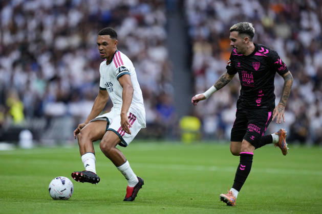 ESP: Real Madrid - Malaga CF. La Liga EA Sports. Matchday 3. Trent Alexander-Arnold of Real Madrid CF and Joaquin Munoz of Malaga CF during the La Liga EA Sports match between Real Madrid and Malaga CF played at Santiago Bernabeu Stadium on 30 Aug 2026 in Madrid, Spain. kpng Copyright: xCesarxCebollax xPRESSINPHOTOx PS_2627_RMA_MAL_012