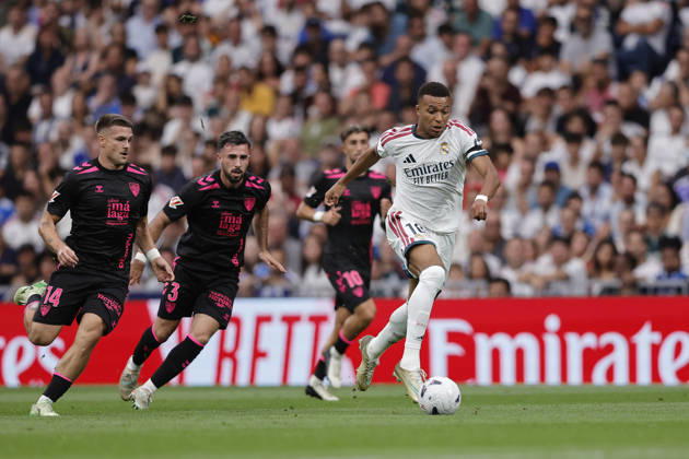 Kylian Mbappé of Real Madrid CF controls the ball during the LaLiga EA Sports match between Real Madrid CF and Málaga CF at Estadio Santiago Bernabéu on August 30, 2026, in Madrid, Spain. Photo by Manu Reino, DeFodi Images