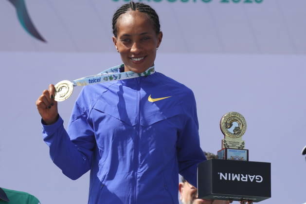 43rd edition of the Mexico City Marathon Ethiopian Kasegn Alemtsehay Asefa poses with the first-place medal in the women s category during the awards ceremony for the 43rd edition of the Mexico City Marathon 2026 in Mexico City, Mexico, 30 August 2026. Ciudad de México (es-ES) Mexico  Copyright: xISAACxESQUIVELx