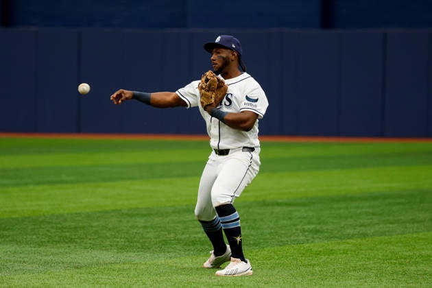 August 30, 2026, St. Petersburg, Florida, USA: Tampa Bay Rays second baseman Jorge Mateo (9) fields a ground ball hit by San Diego Padres second baseman Jake Cronenworth (9) and throws him out at first base during the fifth inning at Tropicana Field. MLB, Baseball Herren, USA 2026: Padres at Rays  - ZUMA_sp_ 20260830_mda_s70_829 Copyright: xJeffereexWoox