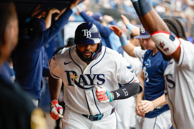 August 30, 2026, St. Petersburg, Florida, USA: Tampa Bay Rays third baseman Junior Caminero (13) celebrates with teammates, after he homers off of San Diego Padres pitcher Robbie Ray (38) during the fourth inning at Tropicana Field. MLB, Baseball Herren, USA 2026: Padres at Rays  - ZUMA_sp_ 20260830_mda_s70_832 Copyright: xJeffereexWoox