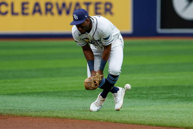August 30, 2026, St. Petersburg, Florida, USA: Tampa Bay Rays second baseman Jorge Mateo (9) commits a fielding error, when San Diego Padres first baseman Ty France (25) hits the ball during the first inning at Tropicana Field. MLB, Baseball Herren, USA 2026: Padres at Rays  - ZUMA_sp_ 20260830_mda_s70_849 Copyright: xJeffereexWoox