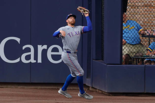 August 30, 2026, Milwaukee, Wisconsin, USA: Texas Rangers right fielder BRANDON NIMMO (24) catches a fly ball in a baseball game, Sunday, Aug. 30, 2026, in Milwaukee, Wisconsin. Milwaukee USA - ZUMAa325 20260830_zsa_a325_005 Copyright: xDavidxBalleringxIix