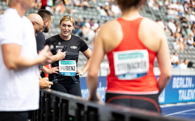 ISTAF 2026 Berlin, August 30, 2026 Discus thrower Kristin PUDENZ (GER, Germany) reviews her performance with her coach at the ISTAF Berlin on August 30, 2026, at the Olympic Stadium in Berlin, Germany Copyright: xBEAUTIFULxSPORTS R.xSchmittx