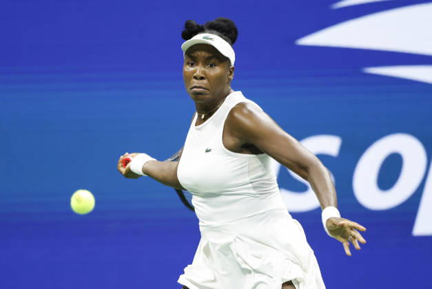 Venus Williams returns a ball to Sofia Kenin in Arthur Ashe Stadium in the first round at the 2026 US Open Tennis Championship at the USTA Billie Jean King National Tennis Center in New York City on Sunday, August 30, 2026. Navone defeated Djokovic in 5 sets.  NYP20260830158 JOHNxANGELILLO