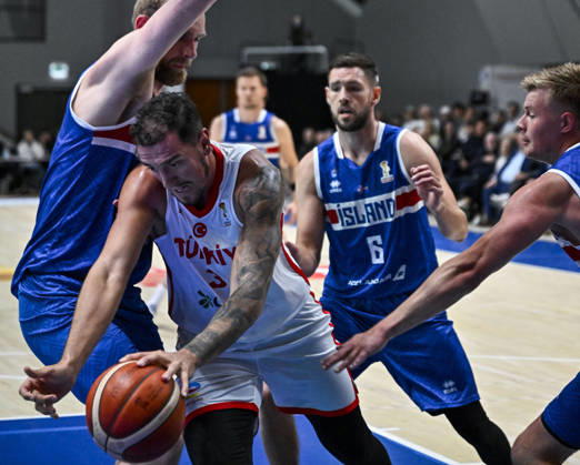 Iceland v Turkiye - FIBA Basketball World Cup 2027 European Qualifiers REYKJAVIK, ICELAND - AUGUST 31: Yigitcan Saybir (3) of Turkiye in action against Jon Axel Gudmundsson (6) of Iceland during the FIBA Basketball World Cup 2027 European Qualifiers Second Round Group J match between Iceland and Turkiye at Laugardalsholl in Reykjavik, Iceland, on August 31, 2026. Muhammed Enes Yildirim Anadolu Reykjavik Iceland. Editorial use only. Please get in touch for any other usage.  Copyright: x2026xAnadoluxMuhammedxEnesxYildirimx